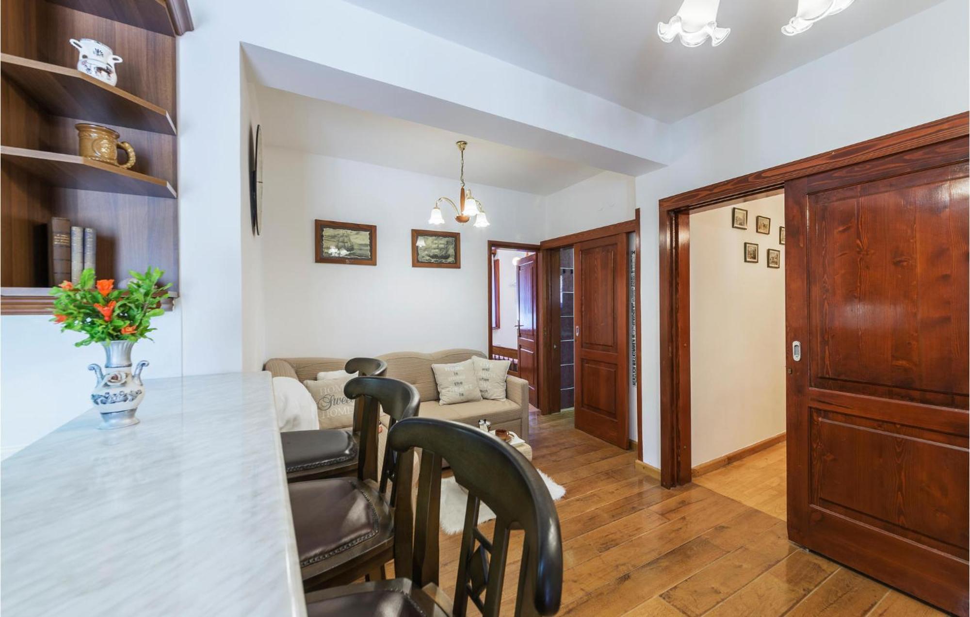 Stunning In With Wifi Apartman