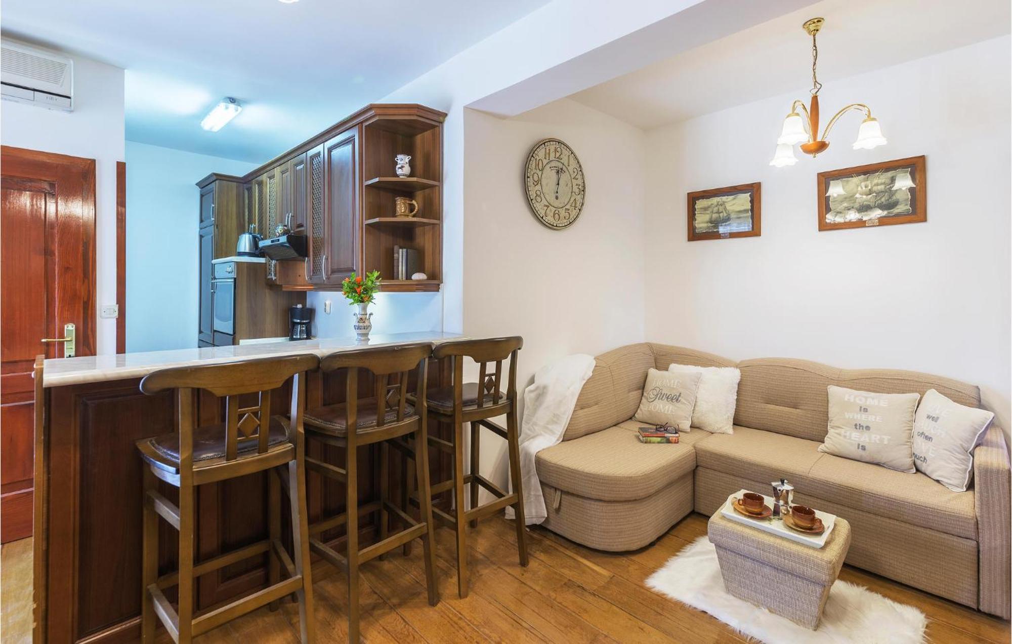 Stunning In With Wifi Apartman